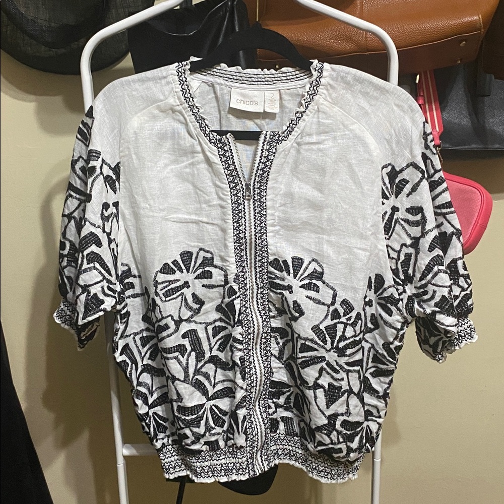 Chico’s Smocked Zip Embroidered Linen Jacket Size 2 - Picture 4 of 6